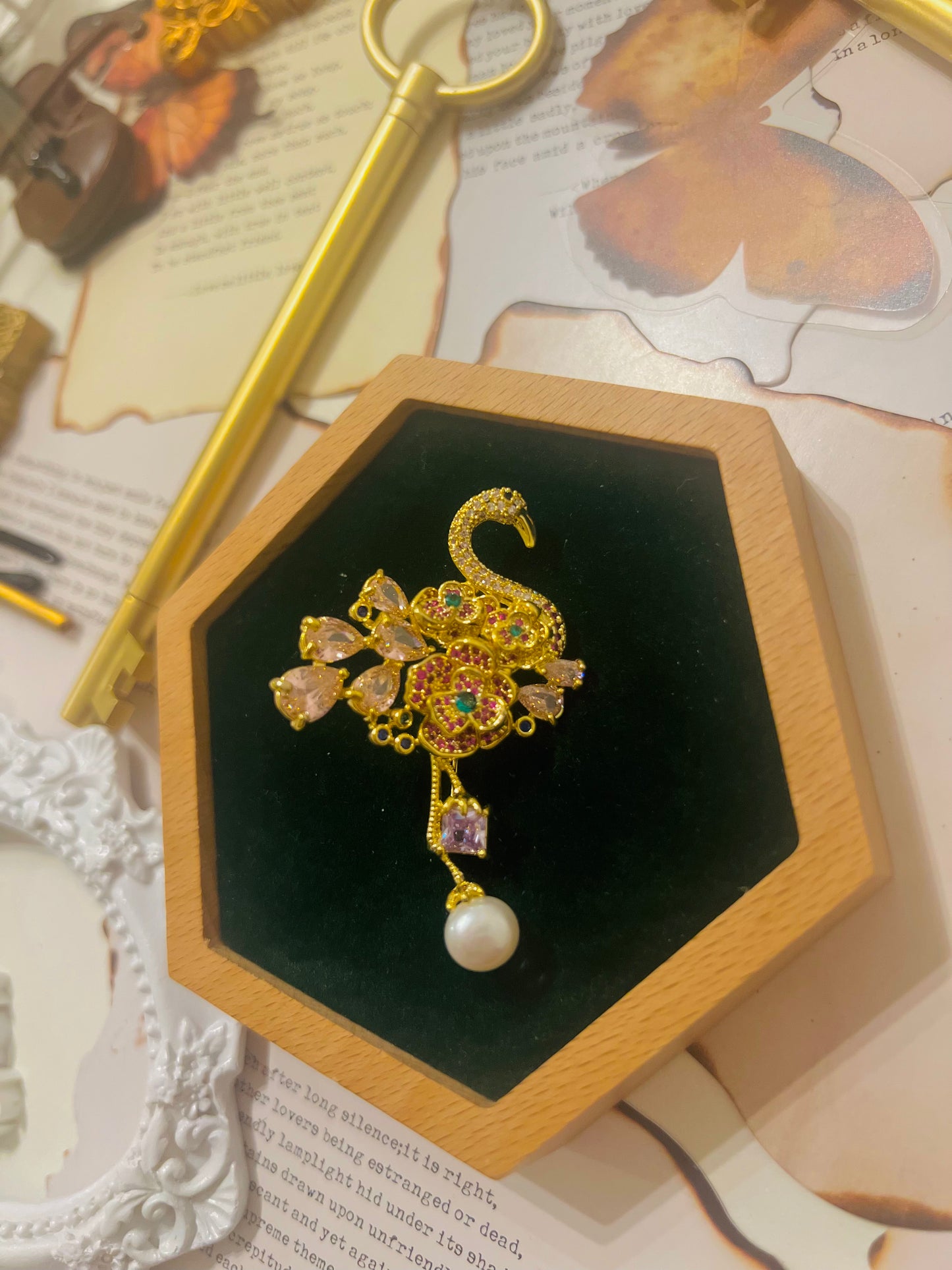 Brooch 016
