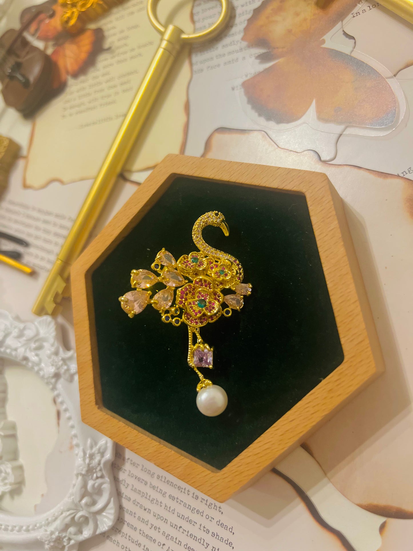 Brooch 016