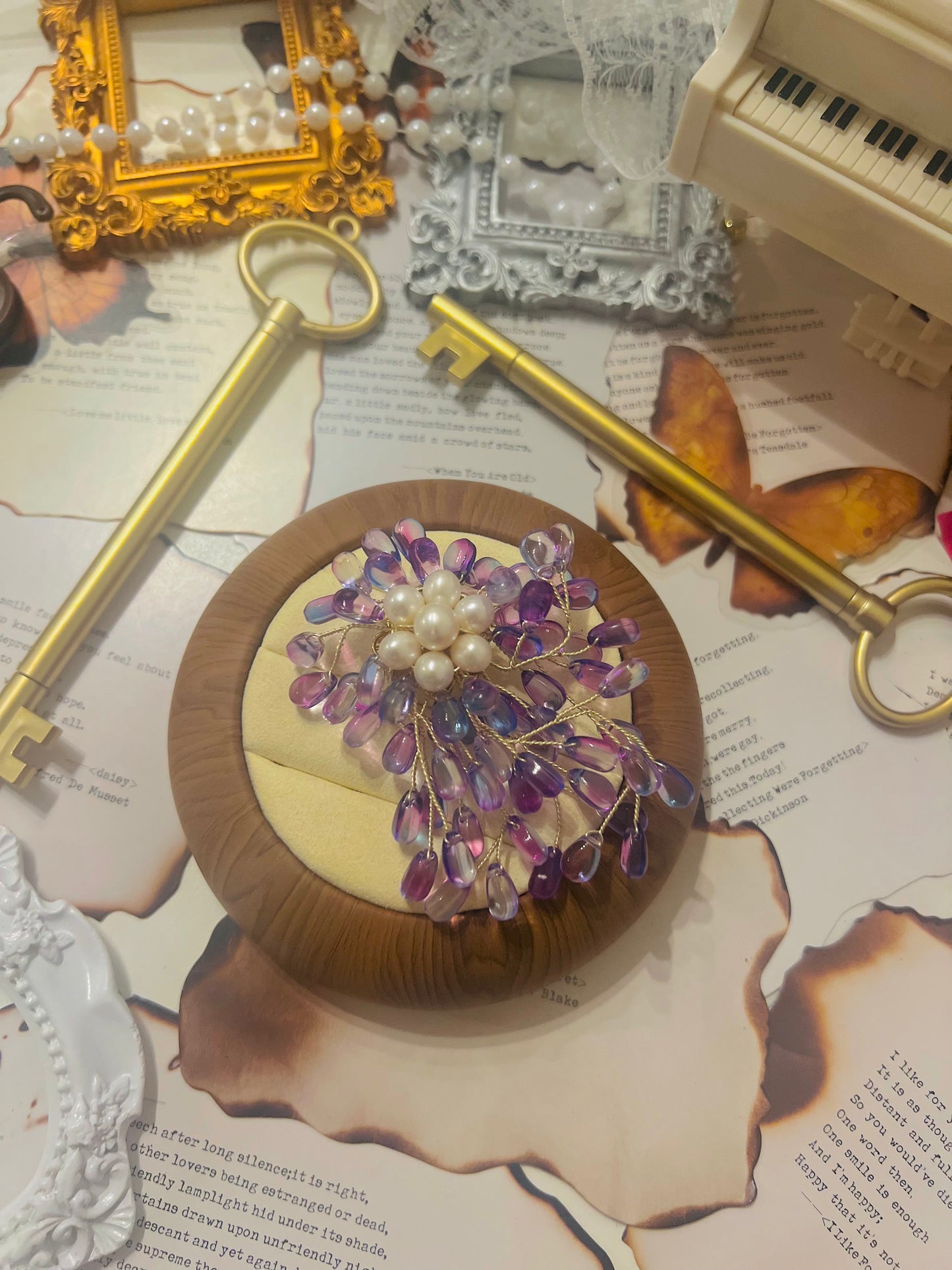 Brooch 034