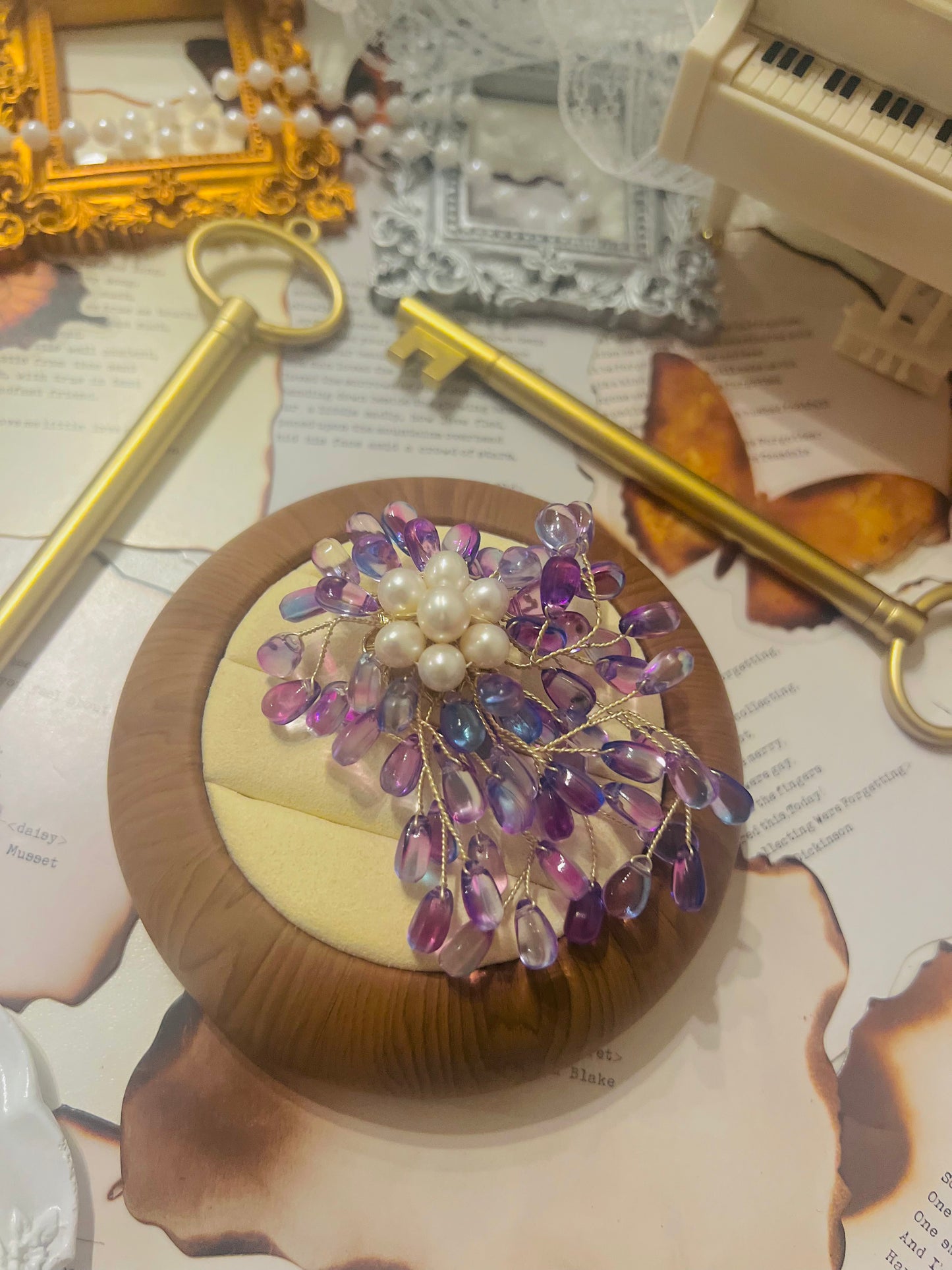Brooch 034