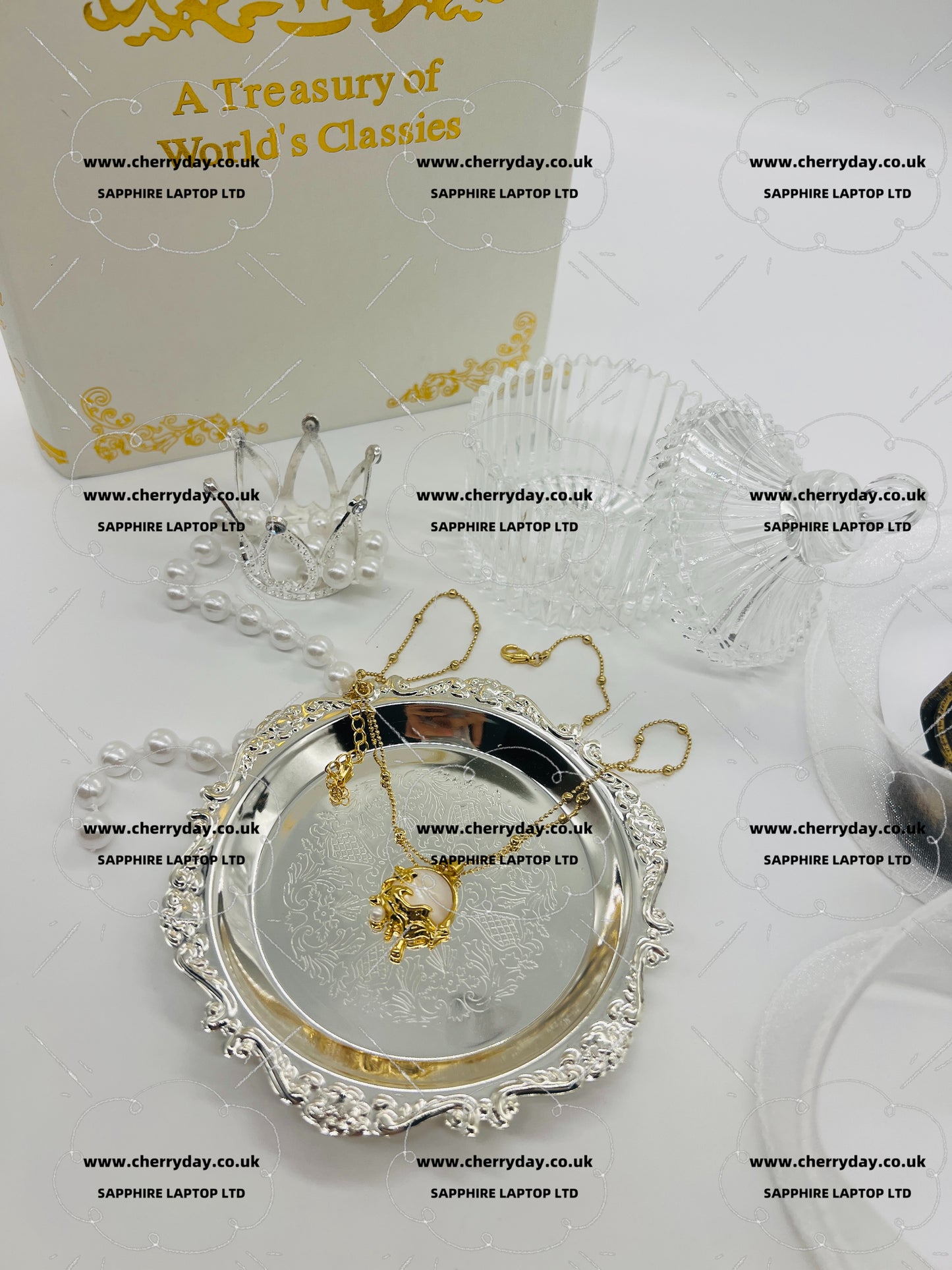 Solaris collarbone chain necklace