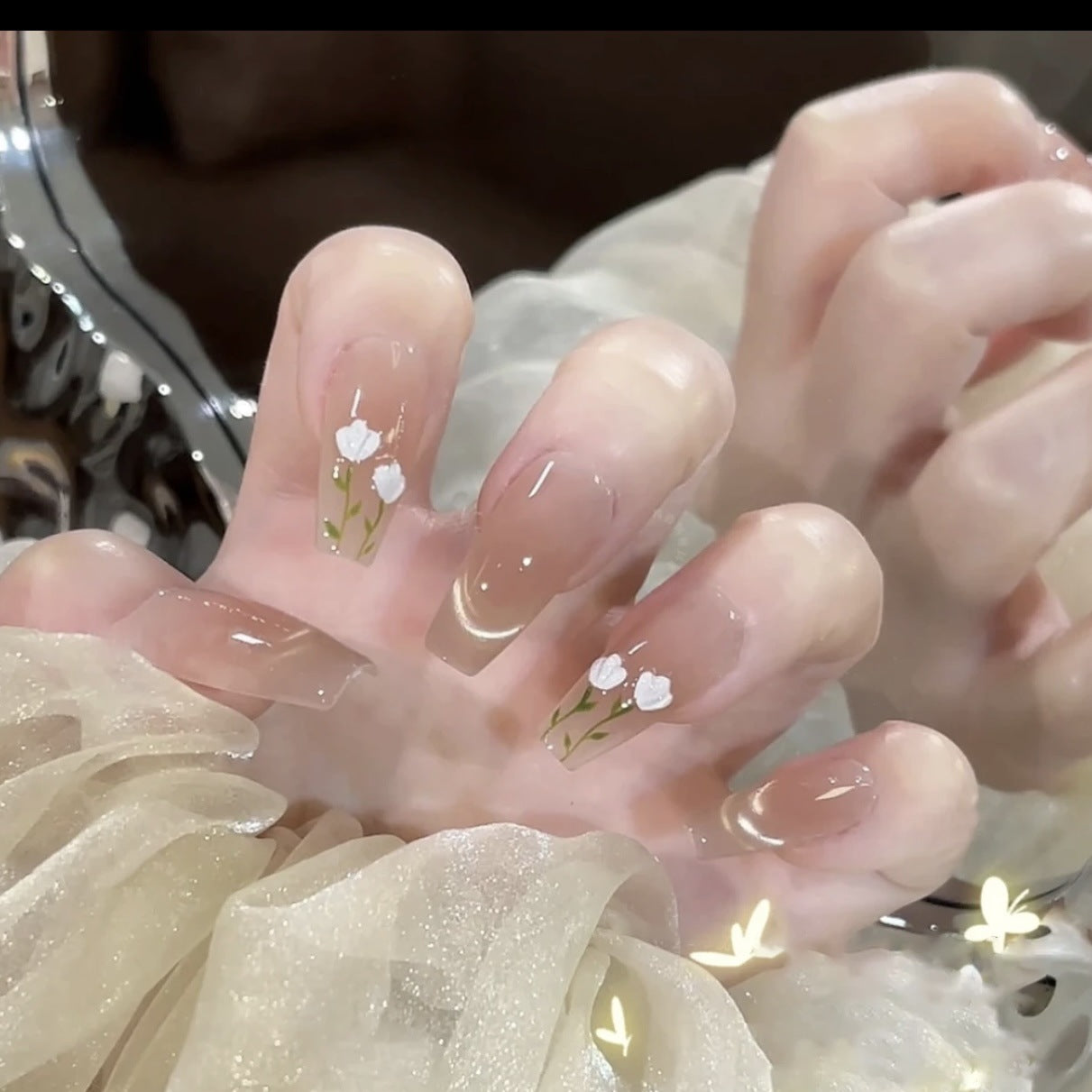Nails 036-Ice Crystal Tulip Manicure