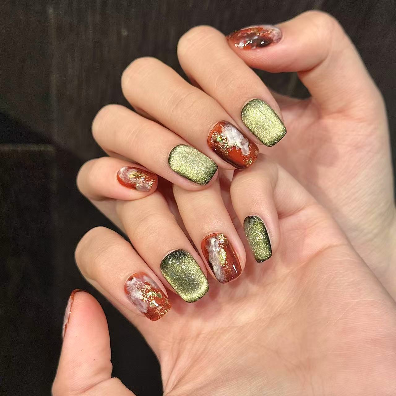Nails 017-Amber Gilt Halo Nail Art