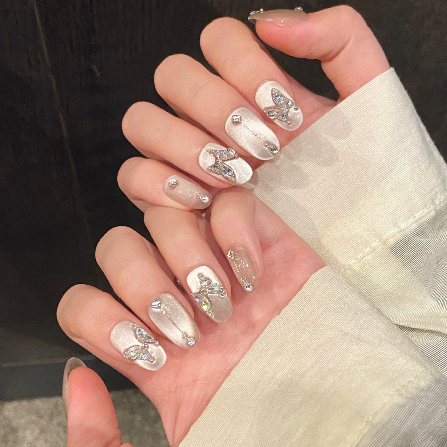 Nails 046-Cool Butterfly Glass Bead Cat Eye Manicure