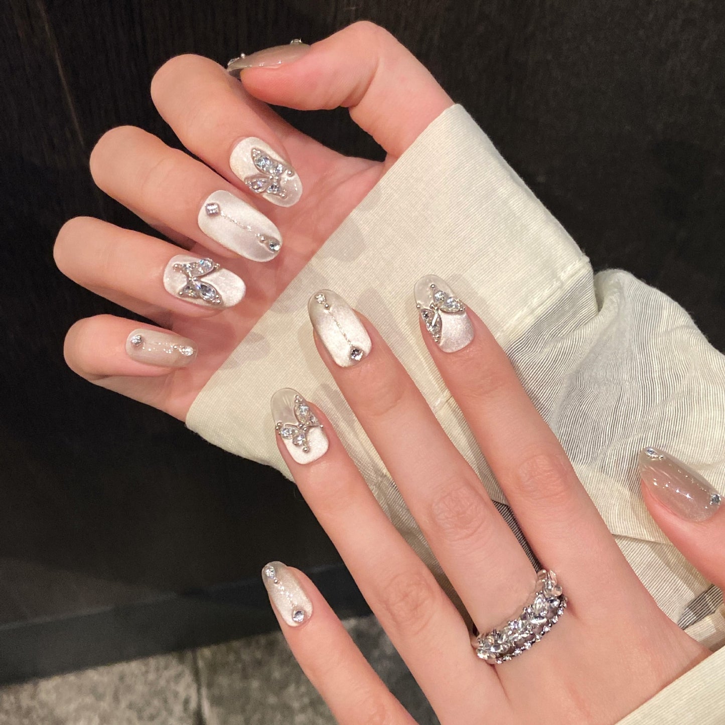 Nails 046-Cool Butterfly Glass Bead Cat Eye Manicure