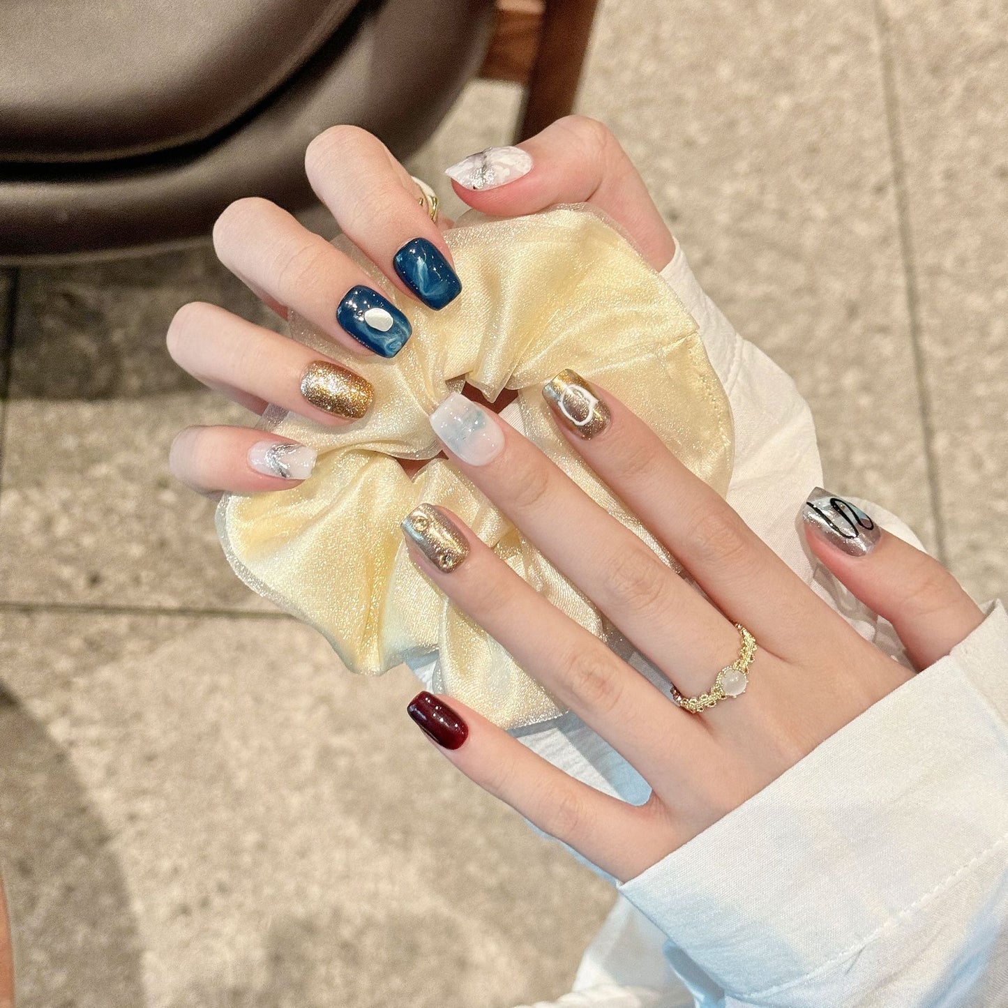 Nails 252-Blue Mist Halo High Manicure