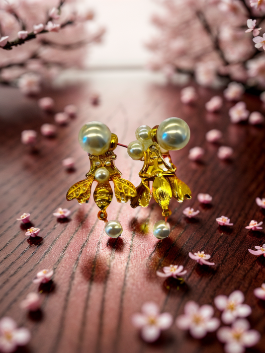 Gold bee vintage earrings