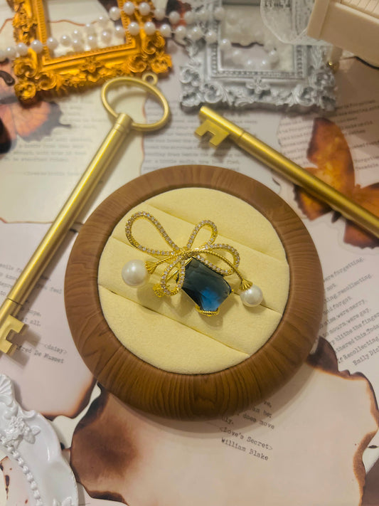 Brooch 021