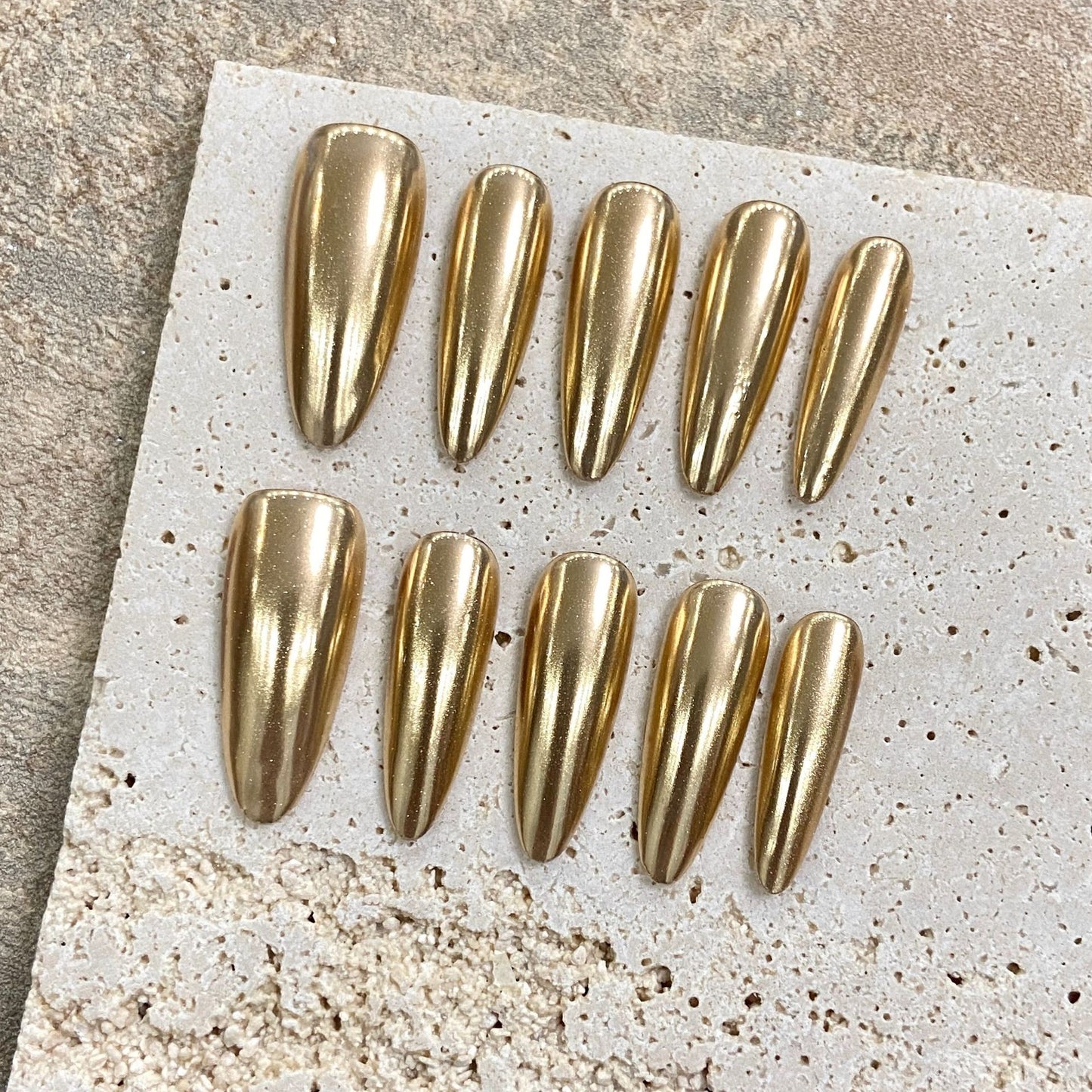 Nails 124-Champagne Shiny Mirror Netflix Nail Art