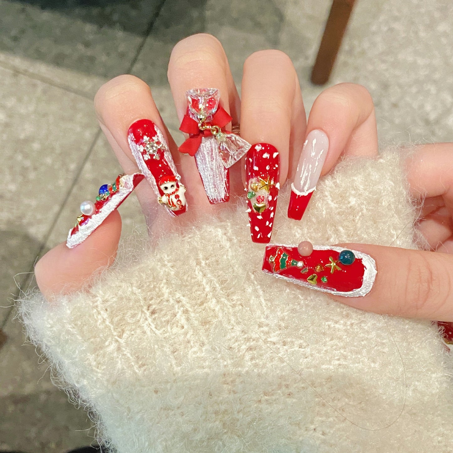 Nails 130-Christmas Eve Cute Pearl Chain Nail Art