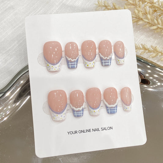 Nails 165-Hand-painted plaid French peplum manicure