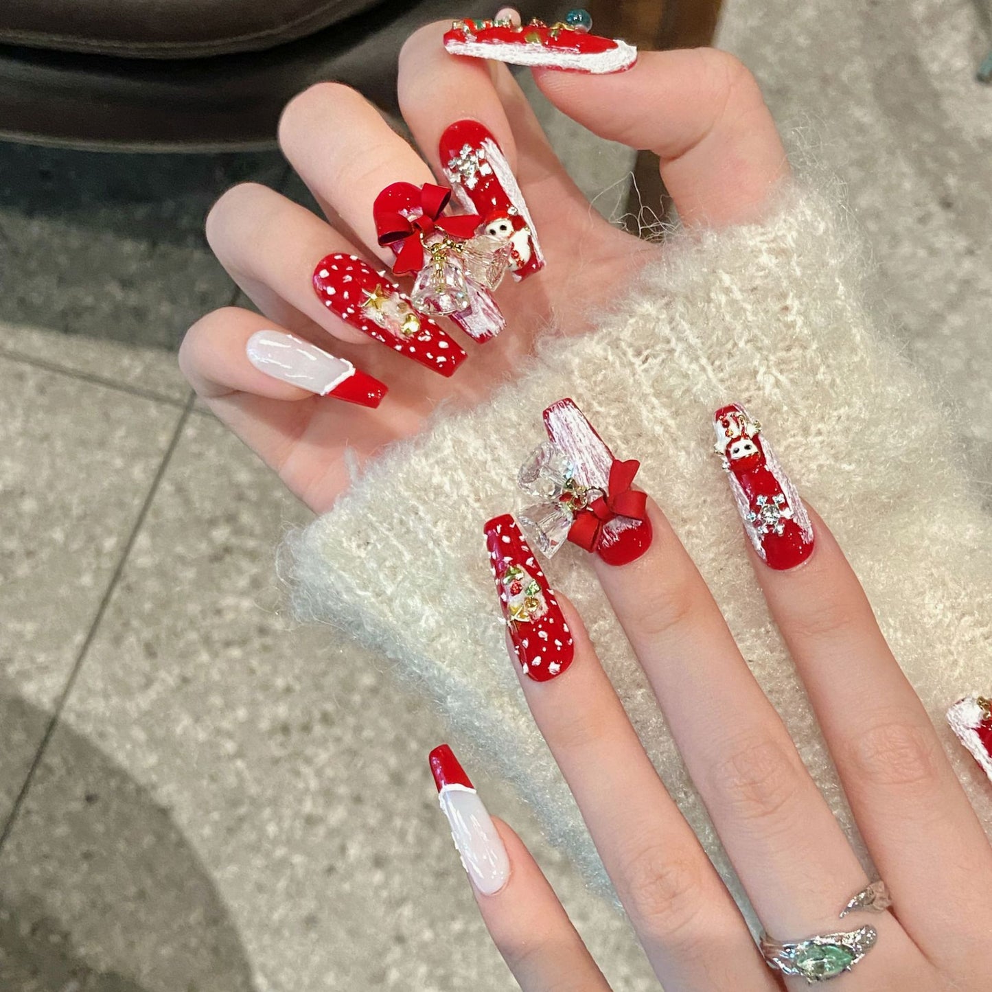 Nails 130-Christmas Eve Cute Pearl Chain Nail Art