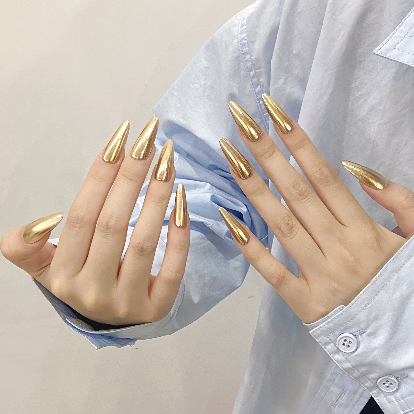 Nails 124-Champagne Shiny Mirror Netflix Nail Art