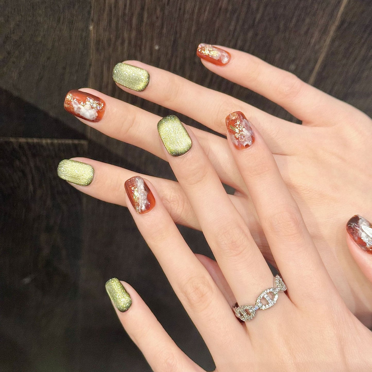 Nails 017-Amber Gilt Halo Nail Art