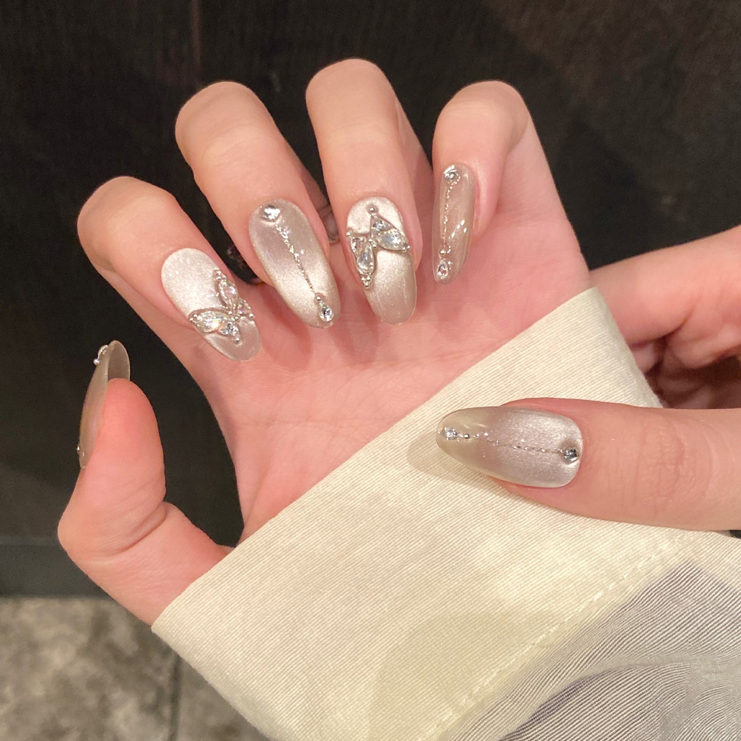 Nails 046-Cool Butterfly Glass Bead Cat Eye Manicure