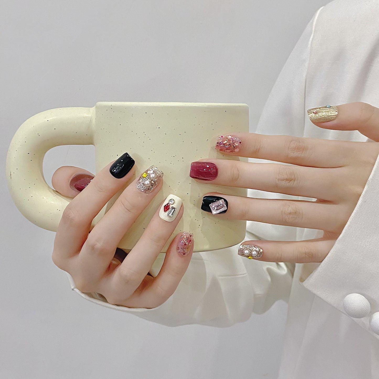 Nails 136-Vintage Neon Cat Eye Nail Art