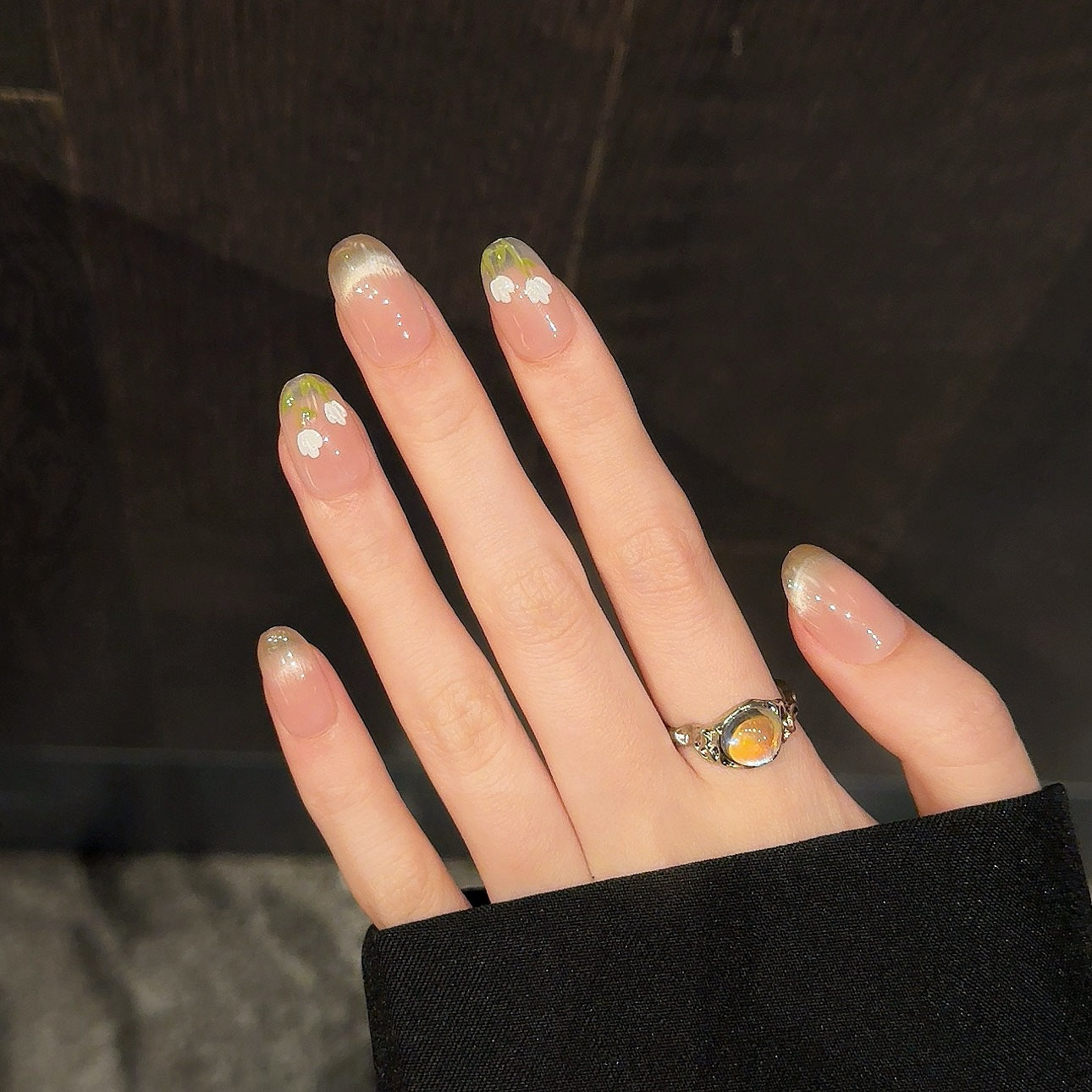 Nails 036-Ice Crystal Tulip Manicure