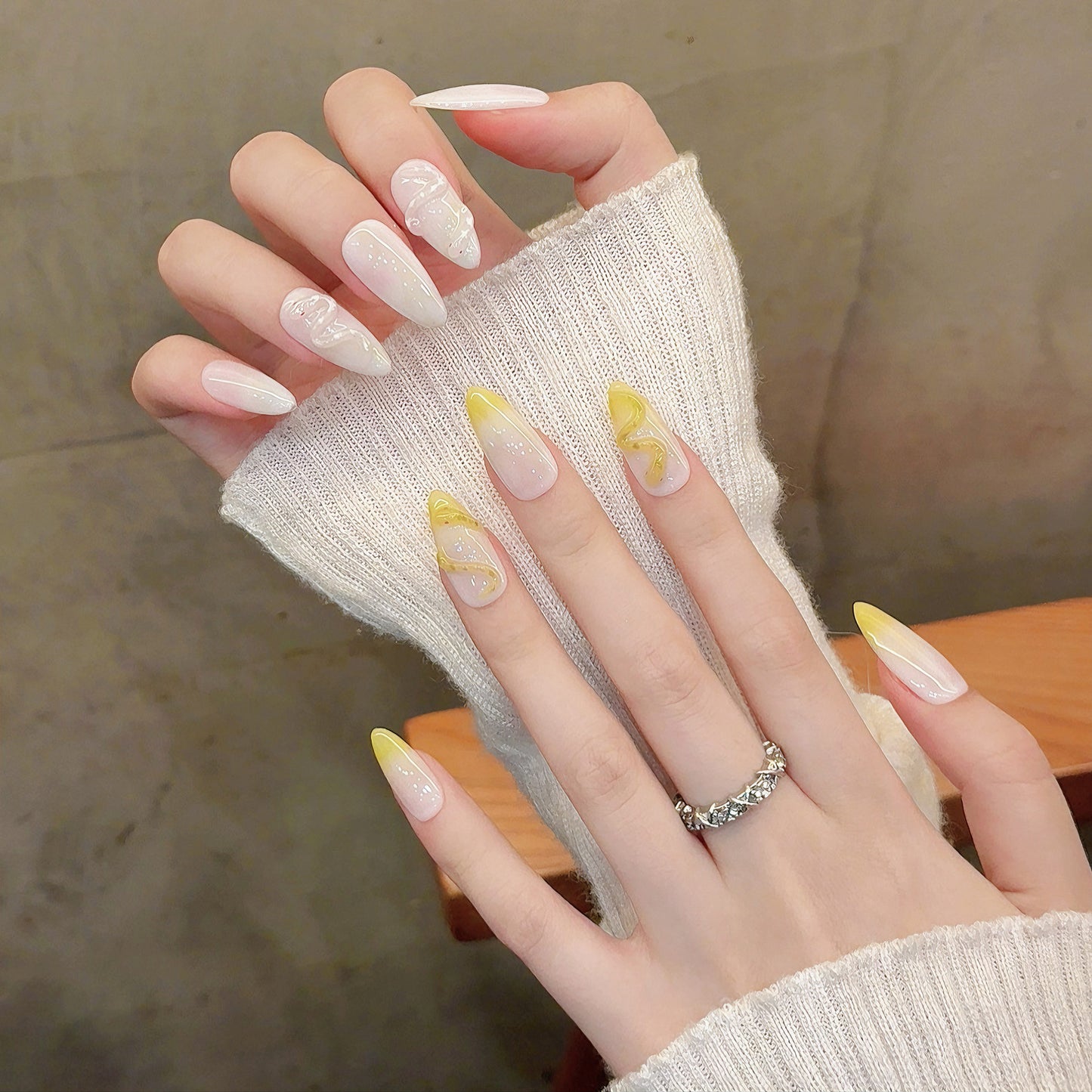Nails 220-Moonlight Bamboo Shadow Ice Clear Manicure