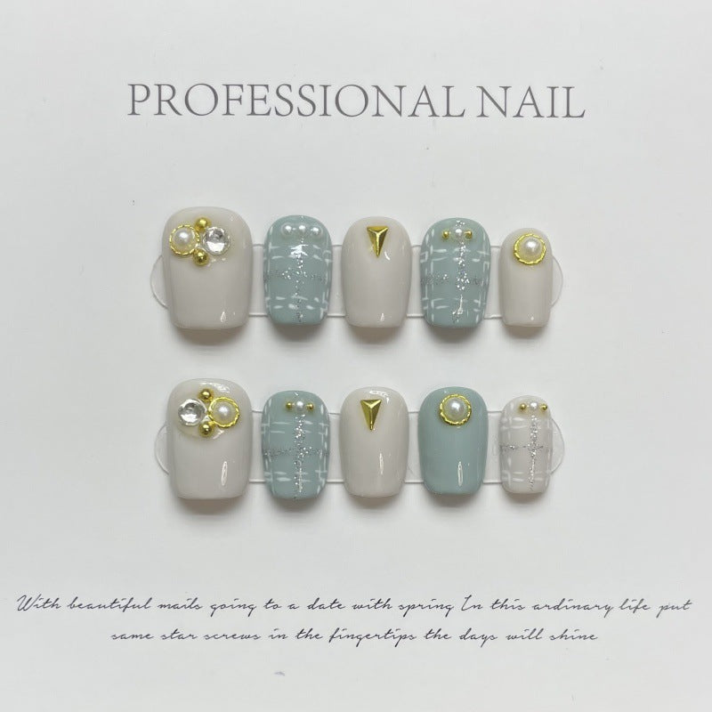 Nails 079-Grey chambray pearl manicure